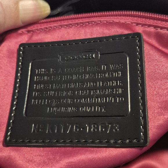 Coach Stunning Black Patent Leather Shoulder Bag - Picture 10 of 10